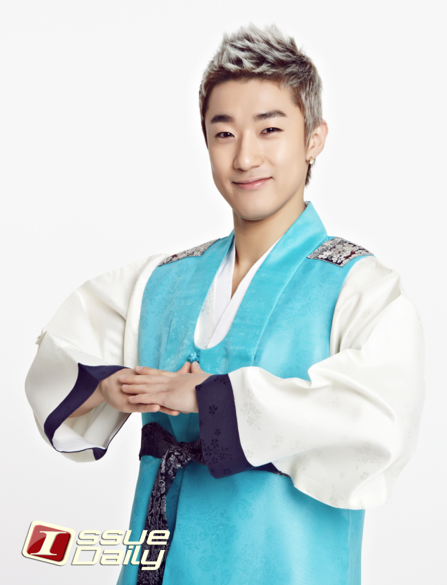 바람(이영준/가수/빅스타)
“첫 번째 꿈을 이뤘으니, 이제 더 높은 곳을 향해 가야죠”
지난 2012년 7월, 화려하게 데뷔한 남성 아이돌그룹 빅스타. 가장 맏형인 바람이 남다른 각오로 2013년을 맞이했다.