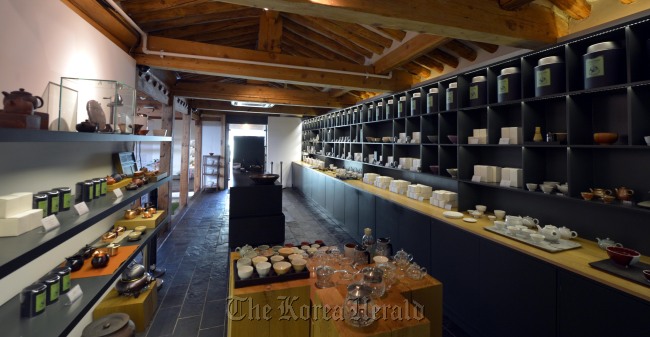 The shop exhibiting teas from around the world inside the Beautiful Tea Museum in Insa-dong.   Kim Myung-sub/The Korea Herald