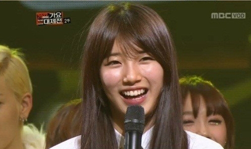 수지(배수지/가수/미쓰에이)
수지는 지난 31일 열린 MBC ‘2012 가요대제전’ 엔딩 무대에 올라 성인이 된 소감을 전했다. 이날 방송에서 수지는 ‘이제 성인이 됐는데 뭘하고 싶냐’는 질문에 “클럽도 가고 19금 영화도 보고 싶다”면서 “미쓰에이의 더 파격적인 무대도 만들고 싶다”며 성인이 된 포부를 밝혔다.