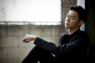 박유천(배우/가수)
가수 겸 배우 박유천이 2012년 연기 대상에서 그랜드슬램을 달성했다.
박유천은 지난달 31일 오후 서울 마포구 상암동 SBS 프리즘타워에서 진행된 2012 SBS 연기대상에서 4관왕을 기록했다.