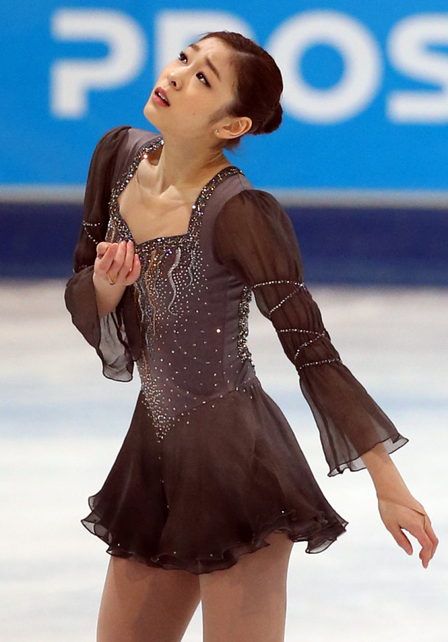 김연아(피겨스케이트 선수)
Olympic champion Kim Yu-na   Yonhap News
Figure-skating star Kim Yu-na will compete in the South Korean national championships this weekend, her first appearance at the tournament in seven years, as she tries to qualify for the world championships this spring.