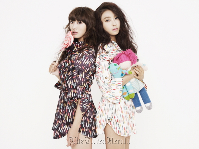 Sistar19 members Hyo-rin (left) and Bo-ra.   Starship Entertainment