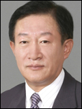 허진수(기업인/GS칼텍스 부회장)
허 부회장은 이날 서울 역삼동 GS타워에서 열린 시무식에서 신년사를 통해 “글로벌 경기침체로 인한 저성장 기조가 지속되는 등 대내외 경영환경의 불확실성이 위기를 넘어 일상화가 되었고, 생존을 위한 경쟁은 더욱 치열해질 것”이라며 이 같이 밝혔다.