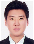 남태훈(기업인/국제약품 부사장)
이 회사는 2일 시무식과 함께 오너3세인 남태훈(33ㆍ사진) 이사를 영업담당 총괄 부사장으로 승진 발령했다. 이와 함께 누나인 남혜진(44) 총무부장은 화장품사업본부 상무로 승진시켰다.