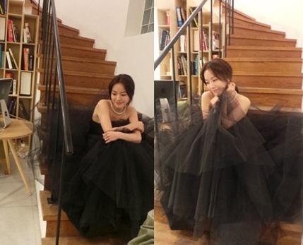 한지민(배우)
‘한지민 시상식 전’ 사진이 누리꾼의 관심을 끌었다.
최근 한 온라인 커뮤니티 게시판에는 ‘한지민 시상식 전’이라는 제목으로 사진이 게재됐다. 사진에는 한지민이 검정색 튜브톱 드레스를 입고 계단 위에 앉아있는 모습이 담겨 있다. 특히 검정 드레스를 입은 그녀의 고운 자태가 눈길을 끈다.