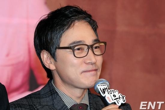 정보석(배우)
배우 정보석이 극중 호흡을 맞추고 있는 박영규에게서 전인화를 지켜낼 것을 다짐했다. 정보석은 1월 3일 오후 서울 영등포구 여의도 63빌딩에서 열린 MBC 주말드라마 ‘백년의 유산’(극본 구현숙, 연출 주성우) 제작발표회에 참석했다.