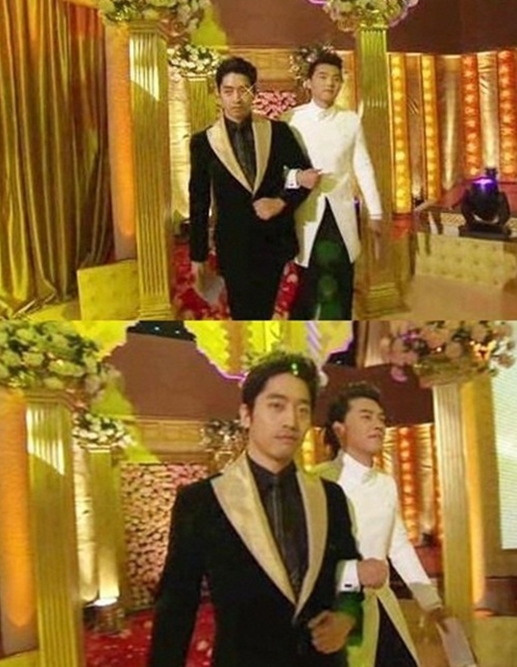 에릭(문정혁/가수/신화),현빈(김태평/배우)
현빈과 신화의 에릭이 팔짱을 낀 채 무대로 입장하는 모습이 전파를 타면서 누리꾼들의 폭소를 모은 것. 서로의 모습이 어색한 듯 각자 다른 방향으로 시선을 돌리고 있는 모습이 공개되어 더욱이 보는 이들의 웃음을 자아낸다.
공개된 사진은 지난 2005년 ‘MBC 연기대상’ 때 연출된 사진으로, 배우
두 사람이 나란히 등장한 이유는 코믹한 모습을 연출해보자는 에릭의 제안으로부터 시작된 것으로 알려졌다.