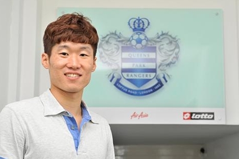 박지성(축구선수/퀸즈 파크 레인저스FC/MF)
'캡틴’ 박지성(퀸즈파크레인저스)이 잉글랜드 FA컵 64강전에 선발로 나섰다.
박지성은 6일(한국시간) 영국 런던 로프터스 로드에서 열리고 있는 2012-2013 잉글랜드 FA컵 3라운드(64강) 웨스트 브롬위치 알미온(WBA)전서 선발 명단에 이름을 올렸다.