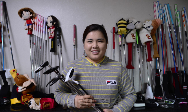 LPGA투어 상금왕 박인비 선수가 4일 오후 경기도 용인시 수지 자택에서 본지와 인터뷰를 가지고 있다. 박해묵 기자/mook@heraldcorp.com
LPGA투어 상금왕 박인비 선수가 4일 오후 경기도 용인시 수지 자택에서 본지와 인터뷰를 가지고 있다. 박해묵 기자/mook@heraldcorp.com
LPGA투어 상금왕 박인비 선수가 4일 오후 경기도 용인시 수지 자택에서 본지와 인터뷰를 가지고 있다. 박해묵 기자/mook@heraldcorp.com