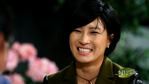 박세리(골프선수)
98년 이후 10년 넘게 LPGA투어에서 한국을 대표하는 간판스타로 활약해온 박세리가 7일 밤 방송된 SBS TV ‘힐링캠프, 기쁘지 아니한가’(이하 ‘힐링캠프’)에 출연해 자신의 골프인생과 가족사, 개인사까지 진솔한 얘기를 털어놨다. 특히 체중을 공개하고, 남자친구가 있음을 밝히며, 매너없는 갤러리에게 일침을 가한 얘기까지 그의 입이 열릴 때마다 웃음과 탄성이 터져나왔다.