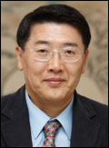 박상원(계명대 교수)
계명대학교 환경과학과 박상원(56) 교수가 환경부장관상을 수상했다.
8일 계명대에 따르면 박 교수가 환경부 자문위원으로 활동하며 폐자원 거래소를 제안ㆍ기획해 ‘순환자원거래소’ 개소에 기여했고 그 공로를 인정받았다.