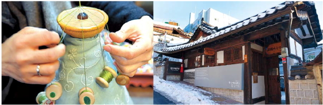 (Left)A Korean braiding stand used to help separate and braid the maedeup tassels. (Right) The exterior of the Donglim Knot Workshop in Gahoe-dong. (Park Hyun-koo/The Korea Herald)