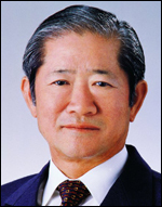 서성환(기업인/아모레퍼시픽 창업자)
㈜아모레퍼시픽이 창업자인 장원(粧源) 서성환 회장의 영면 10주기를 맞아 추모식 및 추모전을 진행한다. 아모레퍼시픽은 서 선대 회장의 10주기를 맞아 그 뜻을 기리기 위해 9일 오전 10시부터 고인의 영정이 모셔진 추모 공간인 장원재사에서 추모식을 진행한다.