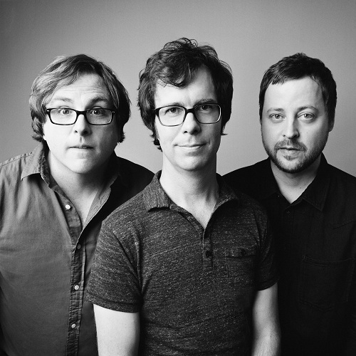 벤 폴즈 파이브(Ben Folds Five/가수)
벤 폴즈 파이브 (Ben Folds Five)가 13년 만에 재결성 앨범을 내고 다음달 24일 서울 광장동 유니클로 악스에서 첫 내한공연을 펼친다. 벤 폴즈 파이브는 피아...한 벤 폴즈 파이브는 세련되고 정교한 사운드를 들려주며 다시 한 번 팬들을 열광시켰다.