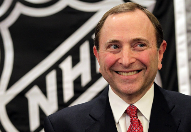 <YONHAP PHOTO-0296> National Hockey League commissioner Gary Bettman speaks at a NHL press conference at the Westin Hotel in New York City on January 9, 2013. The NHL and its players finally reached an agreement early Sunday morning allowing for the league to start the 2012- 2013 season pending player ratification of the agreement. UPI/John Angelillo/2013-01-10 06:39:52/ <저작권자 ⓒ 1980-2013 ㈜연합뉴스. 무단 전재 재배포 금지.>
NHL commissioner Gary Bettman speaks during a press conference in New York on Wednesday.   UPI-Yonhap News