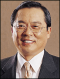 구자열(기업인/LS그룹 회장)
LS그룹(회장 구자열ㆍ사진)은 10일 소외된 이웃들에게 작은 희망을 전달하고자 사회복지공동모금회(회장 이동건)에 불우이웃돕기 성금으로, 지난해 7억원 보다 크게 늘어난 10억원을 기탁했다고 밝혔다.