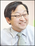 김종준(금융인/하나은행장)
김종준〈사진〉 하나은행장은 10일 “올해 중소기업 대출을 지난해보다 3조원가량 늘릴 것”이라고 밝혔다.
김 행장은 이날 헤럴드경제와의 신년 인터뷰에서 “글로벌 경기 침체와 지속적인 내수 부진으로 인해 최근 중소기업들의 자금 사정이 많이 악화됐다”며 이같이 말했다.
