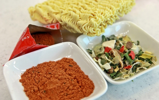 위크엔드] '마법의 가루' &hellip; 라면 수프의 비밀 - 헤럴드경제