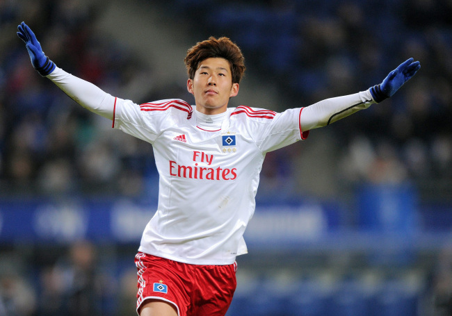 <YONHAP PHOTO-0207> HAMBURGER, GERMANY, JAN 12: Son Heung Min of HSV celebrates his goal during the friendly match between Hamburger SV and FK Austria Wien in Hamburg, Germany on January 12, 2013. (EDITORIAL USE ONLY IN SOUTH KOREA).Photographer: Witters/Penta Press/2013-01-13 06:58:35/ <저작권자 ⓒ 1980-2013 ㈜연합뉴스. 무단 전재 재배포 금지.>
Hamburg’s Son Heung-min celebrates his goal against FK Austria Wien in Hamburg, Germany, Saturday. Hamburg won 2-0.   Penta-Yonhap News