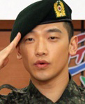 비(정지훈/가수/배우)
군인복무규율을 위반해 군에서 근신 처분을 받은 가수 비(본명 정지훈·31·상병)가 자숙 중 두 권의 책을 보고 독후감을 쓴 것으로 알려졌다.