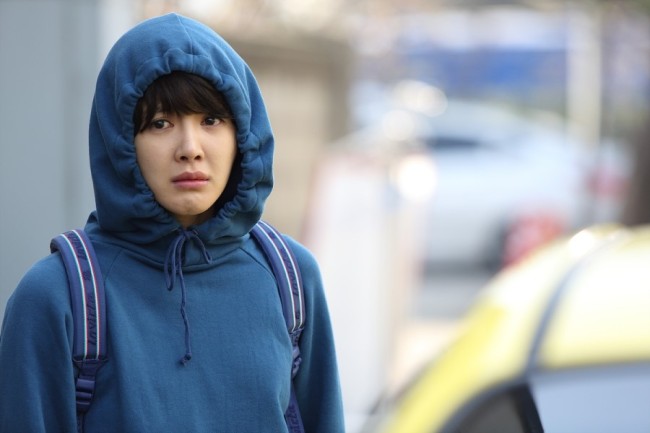 이시영(배우)
배우 이시영이 남자친구와 싸움을 피하는 자신만의 비법을 공개했다.
이시영은 1월 15일 오전 서울 동대문 메가박스에서 열린 영화 ’남자사용설명서’(감독 이원석) 제작 발표회에 참석해 "남자를 유혹하는 방법은 아니지만 영화에 나와서 깜짝 놀란 것이 있다"고 운을 뗐다.