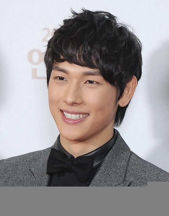 임시완(가수/제국의아이들)
제국의 아이들 임시완이 뮤지컬 무대에 데뷔하는 소감을 밝혔다.
임시완은 1월 15일 서울 중구 NH 아트홀에서 열린 뮤지컬 ‘요셉 어메이징 테크니컬러 드림코트’ 제작발표회에 참석해 "뮤지컬은 처음이다. 사실 뮤지컬에 대해 잘 몰랐다"라고 운을 뗐다.