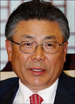 박맹우(울산시장)
울산시(시장 박맹우·사진)는 지역청년들의 새로운 일자리 모델을 창출하고 도전의식 함양 및 창업 기회를 제공하기 위해 총 18억 원의 사업비를 들여 ‘2013년 울산 청년CEO 육성사업’을 적극 추진한다고 16일 밝혔다.