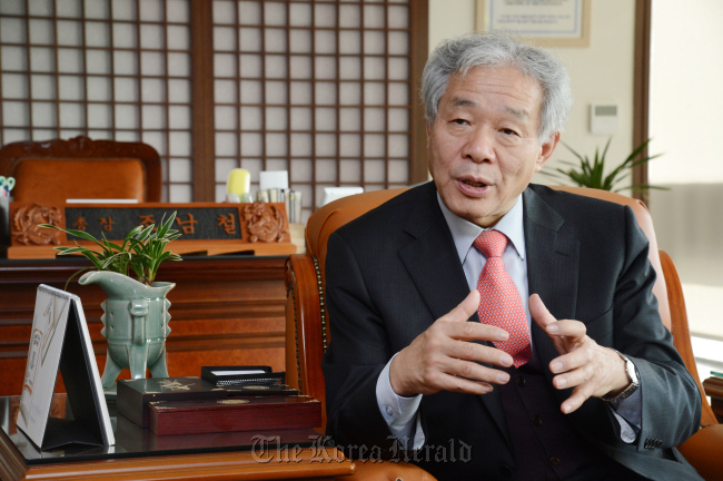 Cho Nam-chul, the president of the KNOU.   Chung Hee-cho/The Korea Herald