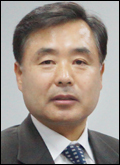김만도(기업인/(주)지에스피)
김만도<사진> (주)지에스피(www. gsp1.co.kr) 대표가 기억하는 2005년은 자신감이 넘치던 시기다. 미국 수출을 하며 몇 년 동안 성장을 거듭했다. 수출에 대한 자신감도 나날이 커져갔다.