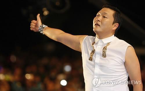 싸이(박재상/가수)
'월드 스타' 싸이(박재상•36)와 그룹 슈퍼주니어가 제27회 골든디스크 시상식에서 음원•음반 부문 대상을 각각 차지했다.
Yonhap)