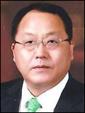 고명규(배화여자대학교수/한국구매경영학회 초대회장)
고명규 배화여자대학교 국제무역과 교수가 최근 한국구매경영학회 창립총회에서 초대회장으로 선출됐다. 한국구매경영학회는 국내외 구매 및 조달의 학문적 연구와 선진기법의 개발을 목적으로 하며 회장 임기는 2년이다.