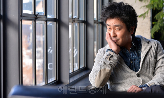 영화배우 류승룡 인터뷰.<br />이상섭 기자. babtong@heraldcorp.com 2013.01.18
영화배우 류승룡 인터뷰.
이상섭 기자. babtong@heraldcorp.com 2013.01.18
영화배우 류승룡 인터뷰.
이상섭 기자. babtong@heraldcorp.com 2013.01.18