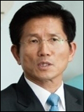 김문수(경기도지사)
의정부시가 경기북부지역 교육 의료 분야의 중심지로 거듭난다. 경기도, 의정부시, 국방부, 을지대학교는 21일 의정부시청 대강당에서 ‘을지대학교 의정부 ...했다 협약식 행사에는 김문수 경기도지사, 박준영 을지대학교 총장, 김기수 국방부 주한미군기지이전사업단장, 안병용 의정부 시장 등 각 기관 대표를 비롯해 홍문종 국회의원과 의정부...