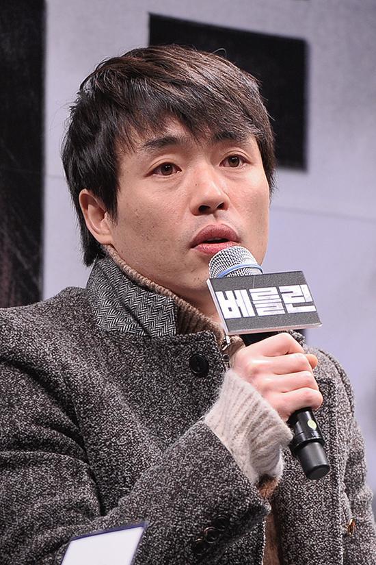 류승완(영화감독)
류승완 감독 "초호화 배우들, 연기 안 좋다는 말 나오면 내 탓"
