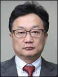 류석(기업인/애드라인 회장)
주)애드라인 류석 사진 > 회장이 서울특별시당구연맹 회장에 선출됐다. 지난달 열린 대의원 총회에서 당선된 류석 회장은 올해부터 2016년까지 4년간 회장직을 맡게 되며, 전임 장성출 회장은 고문을 맡는다.