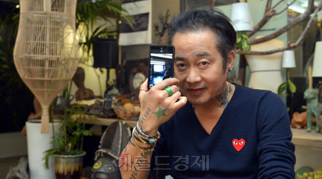 김중만<br />김명섭 기자 msiron@heraldcorp.com
김중만
김명섭 기자 msiron@heraldcorp.com
김중만
김명섭 기자 msiron@heraldcorp.com