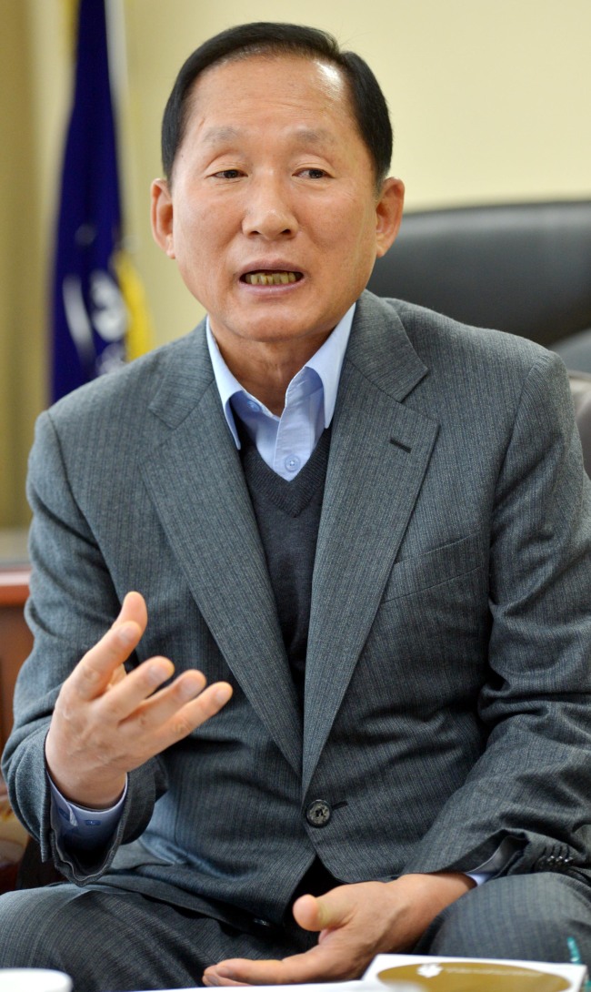 이기우 인천재능대학교 총장<br />김명섭 기자 msiron@heraldcorp.com
이기우 인천재능대학교 총장
김명섭 기자 msiron@heraldcorp.com
이기우 인천재능대학교 총장
김명섭 기자 msiron@heraldcorp.com