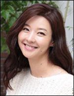 송선미(배우)
서울 용산경찰서는 전 소속사 대표 김모(43) 씨에게 ‘미친 개’라는 발언을 한 배우 송선미(39)를 23일 불구속 입건했다. 송선미의 전 소속사 대표 김모 씨는 지난해 7월 드라마 제작발표회 현장에서 송선미가 자신에게 모욕적인 발언을 했다며 지난달 31일 경찰에 고소했다.