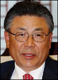 박맹우(울산시장)
울산시(시장 박맹우·사진)는 24일 오전 본관 4층 국제회의실에서 ‘국제도시화 추진위원회‘(위원장 장만석 경제부시장)를 개최, ‘국제도시화 중장기 계획’...공에 따른 항만 경제권 활성화 기반 마련 등 2개 시책은 완료됐다.
