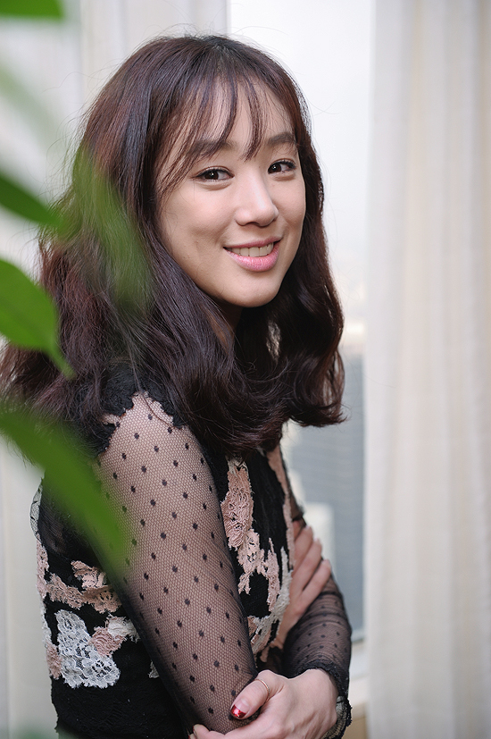 정려원(배우)
걸그룹 멤버에서 배우로 전향한 대표적인 케이스 정려원은 ‘안녕, 프란체스카’(2005), ‘내 이름은 김삼순’(2005), ‘넌 어느 별에서 왔니’ (2006)등의 작품을 통해 ...못할 작품이다.