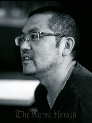 오멸(오경헌/영화감독)
A film about the 1948 Jeju Massacre has won the Grand Jury Prize at Sundance Film Festival on Saturday, being the first Korean movie to win the prestigious award.
Director O Muel BIFF