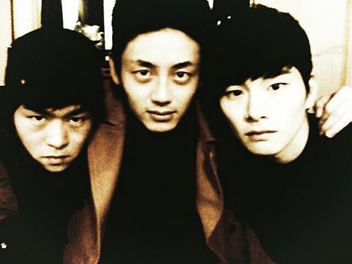 곽정욱(좌측부터/배우),이지훈(배우),이이경(배우)
KBS2 ‘학교2013’ 출연 배우들과 스태프가 종방연을 갖고 아름다운 마무리를 자축했다. 28일 오후 서울 영등포구 여의도동 한 음식점에서 열린 ‘학교 2013’ 종방연에 최다니엘, 이종석, 김우빈, 박세영, 이지훈 등 드라마 출연배우들이 총출동했다.