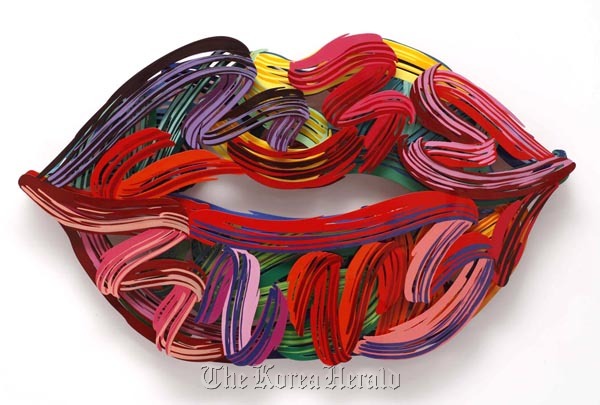 “Read My Lips” by David Gerstein.   Opera Gallery