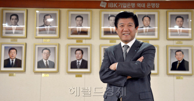 조준희 기업은행장<br />김명섭 기자 msiron@heraldcorp.com
조준희 기업은행장
김명섭 기자 msiron@heraldcorp.com
조준희 기업은행장
김명섭 기자 msiron@heraldcorp.com
