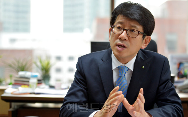 이재형 현대증권 PB본부장<br />김명섭 기자 msiron@heraldcorp.com
