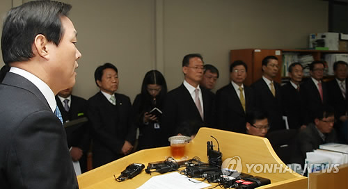 경남 창원시는 30일 오전 창원시청에서 브리핑을 열고 프로야구 제9구단인 NC다이노스의 홈구장으로 사용될 새 야구장 입지로 진해 옛 육군대학 부지로 선정됐다고 발표했다. (연합뉴스)