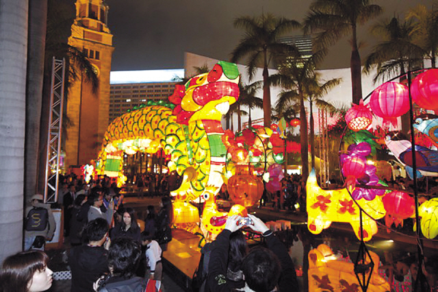 Last year’s Lunar New Year Lantern Carnival in Hong Kong
(Hong Kong Leisure and Cultural Services Department)