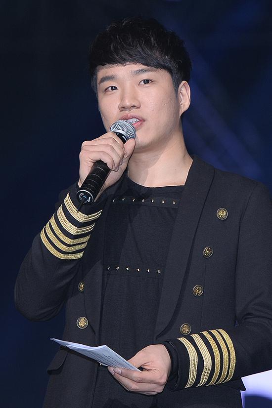 김기리(개그맨)
개그맨 김기리가 첫 유나이티드큐브 콘서트에 참여하게 된 소감으로 “명절 때 흩어졌던 가족을 보는 기분”이라고 말했다.
2월 2일 오후 3시 서울 잠실 실내체육관에서는 포미닛, 비스트, 지나, 비투비, 노지훈, 김기리가 참석한 가운데 ‘2013 유나이티드큐브 콘서트’ 기자간담회가 열렸다.