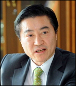 이재율(경제부지사)
이재율<사진> 경기도 경제부지사는 5일 수원 정자시장을 방문, 상인회와 간담회를 갖고 장보기 행사를 갖는 등 설 명절 민생 물가 현장을 챙겼다고 경기도가 밝혔다.