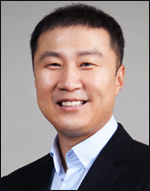 구자은(기업인/lg전선사장)
구자은 LS전선 사장은 6일 신입사원 교육 수료식에서 “경쟁자 보다 한발 앞서 차별화된 가치를 제공하는 창의적인 인재가 되어달라”고 강조했다. ...한 춤으로 모두가 혼연일체가 돼야 완성도 있는 공연을 할 수 있다”며 “준비과정에서 신입사원들이 자연스럽게 팀워크를 배울 수 있었다”고 밝혔다.